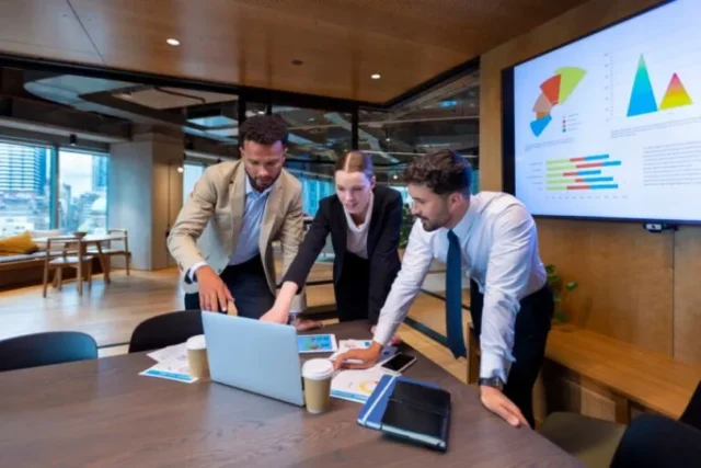 AI Recruiting Trends in 2025: A Guide to Talent Acquisition Technology For Recruiters